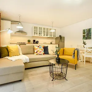 The Comfy Spot - 1 Br-apartment & Parking Included In North Business Area Apartament Bucureşti